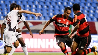 Dorival fala em poupar Elias e pede paciência com Ibson