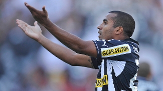 Ex-Fla, Julio Cesar explica golaço em semifinal: Foi no improviso