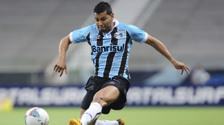 Sem reforços na Era Mano, Fla corre contra janela e para finalizar André Santos