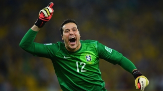 Ídolo de volta? Fla faz contato com Julio César por retorno