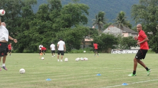 Fla e Alex Silva têm reunião e rescisão está marcada para quarta