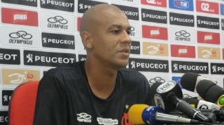 Alex Silva: Nossa equipe tem de jogar mais por dentro