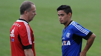 Mano abre possibilidade de escalar Carlos Eduardo