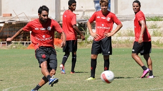Mais experiente, Ibson alerta: Temos de manter os pés no chão