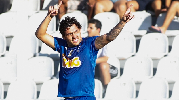 Ricardo Goulart ultrapassa Kaká e assume a dianteira da Bola de Ouro