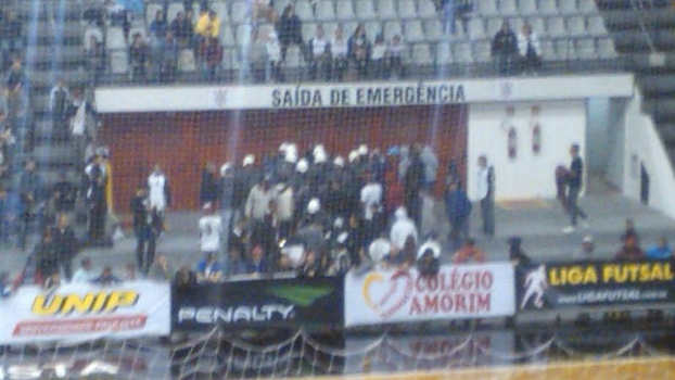 Polícia Militar mandou que os objetos fossem retirados