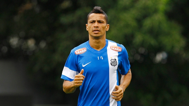 Multa rescisória afasta meio-campo santista do Flamengo