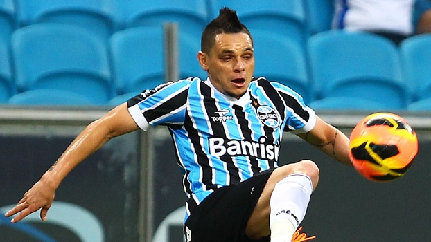 Sem férias, Luxa busca reforços para o Flamengo e pode ter dois atletas do Grêmio