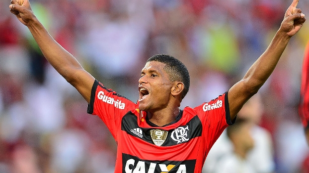 No Fla, Márcio Araújo tem marca ofensiva melhor que no Palmeiras, mas evita comparações com Elias