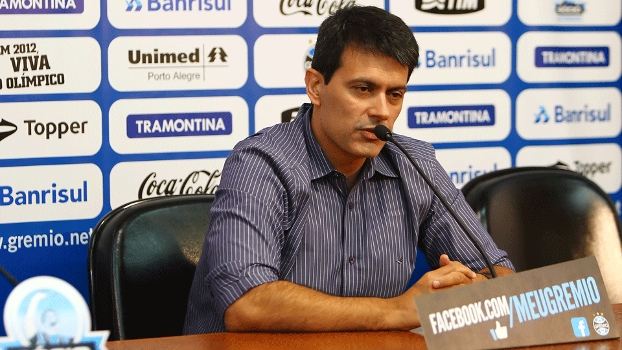 Diretor do Grêmio minimiza polêmica com Scolari e coloca responsabilidade nos jogadores santistas