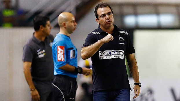 No Santos, Enderson já foca em reencontro com o Grêmio e alerta para fator Felipão