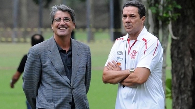 OFF - Dono das soluções, ex-flamenguista é braço-direito de Van Gaal na seleção holandesa