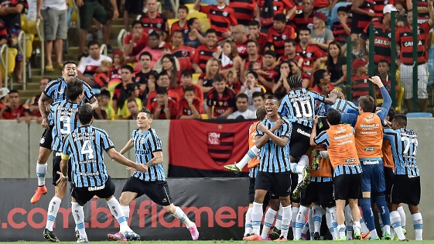 Feliz pela vitória, Luan comemora gol em sua estreia no Maracanã