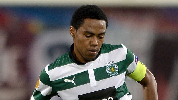 Na mira do Flamengo, ex-corintiano Elias está de novo no Brasil