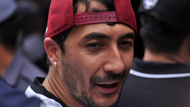 Douglas supera mágoa com Mano e elogia ex-chefe em reencontro