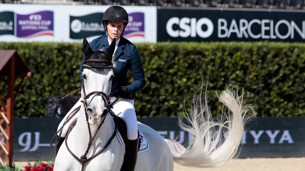 Athina Onassis durante competição em outubro Athina Onassis durante competição em outubro