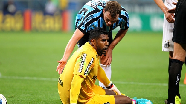 Arbitragem de Grêmio x Santos não vê nada de anormal em jogo marcado por vaias a Aranha