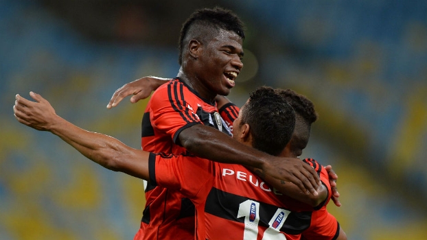 Flamengo no New Maracanan para pouco mais de 3 mil pessoas. Bem-vindo ao país do futebol