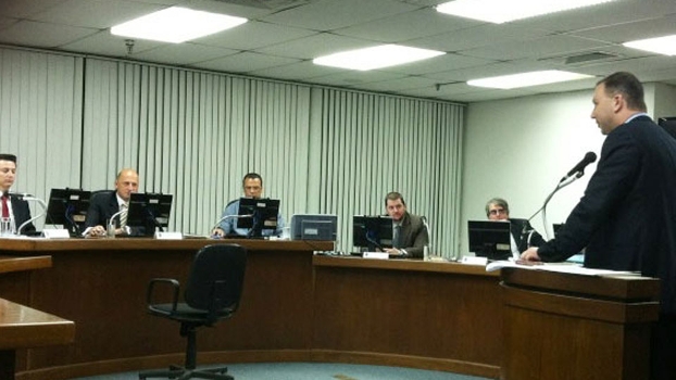 Amigos, amigos, julgamentos à parte... entenda como funciona o tribunal que pode definir rebaixados do Brasileiro