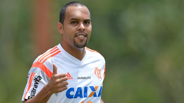 Atacante Alecsandro, do Flamengo, é oferecido ao Palmeiras