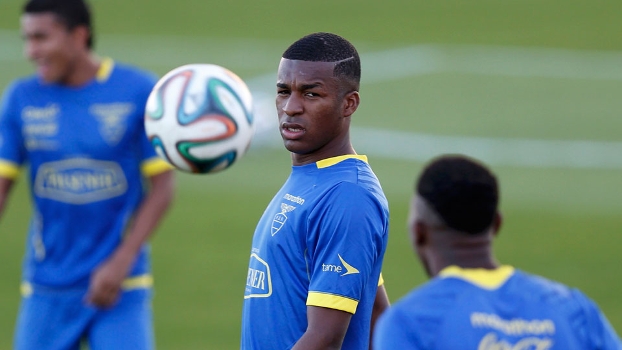 Após derrota muito doída, zagueiro do Fla cobra vitória para que equatorianos gostem