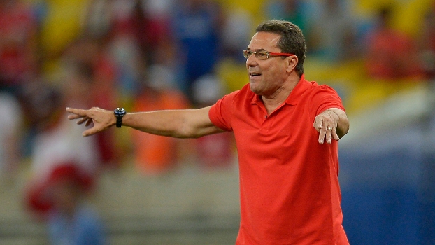 Na reta final de dois torneios, Luxa adota velha fórmula contra desgaste: Pijama training