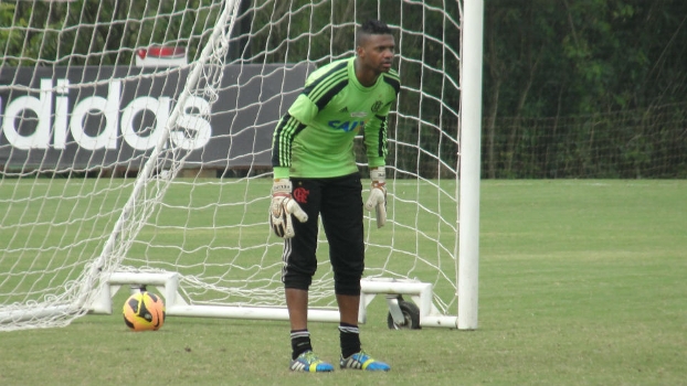 Lesionado, Felipe fica fora de viagem do Fla