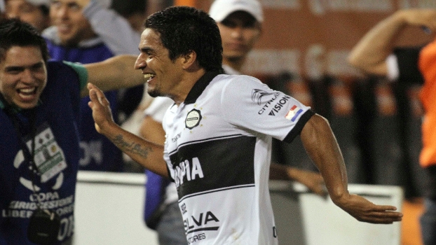 Esquecido no Figueirense, Pittoni largou o Brasil e voltou ao Paraguai em 2013