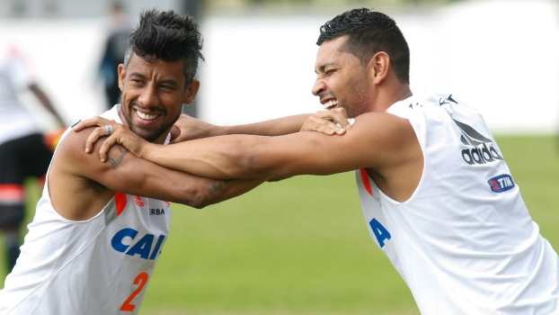 De volta ao Brasileiro, Fla recebe Atlético-PR para fugir da degola