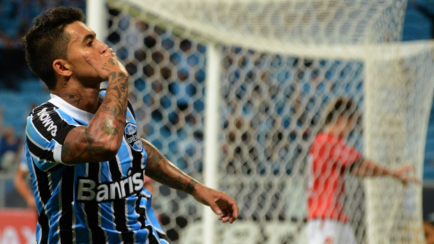 Diretor de futebol do Grêmio pensa em permanência de trio de ouro para 2015