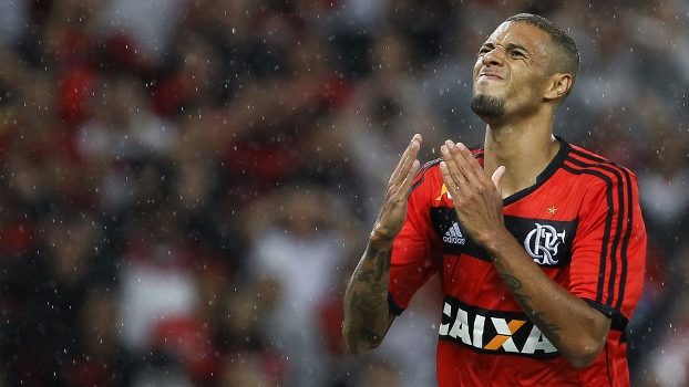 Empresário fala em perda de 200 mil euros e pretende processar Paulinho por quebra de contrato