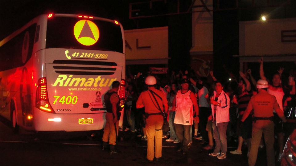 Confira as estatísticas que dão vantagem ao Flamengo contra o Atlético-PR na decisão